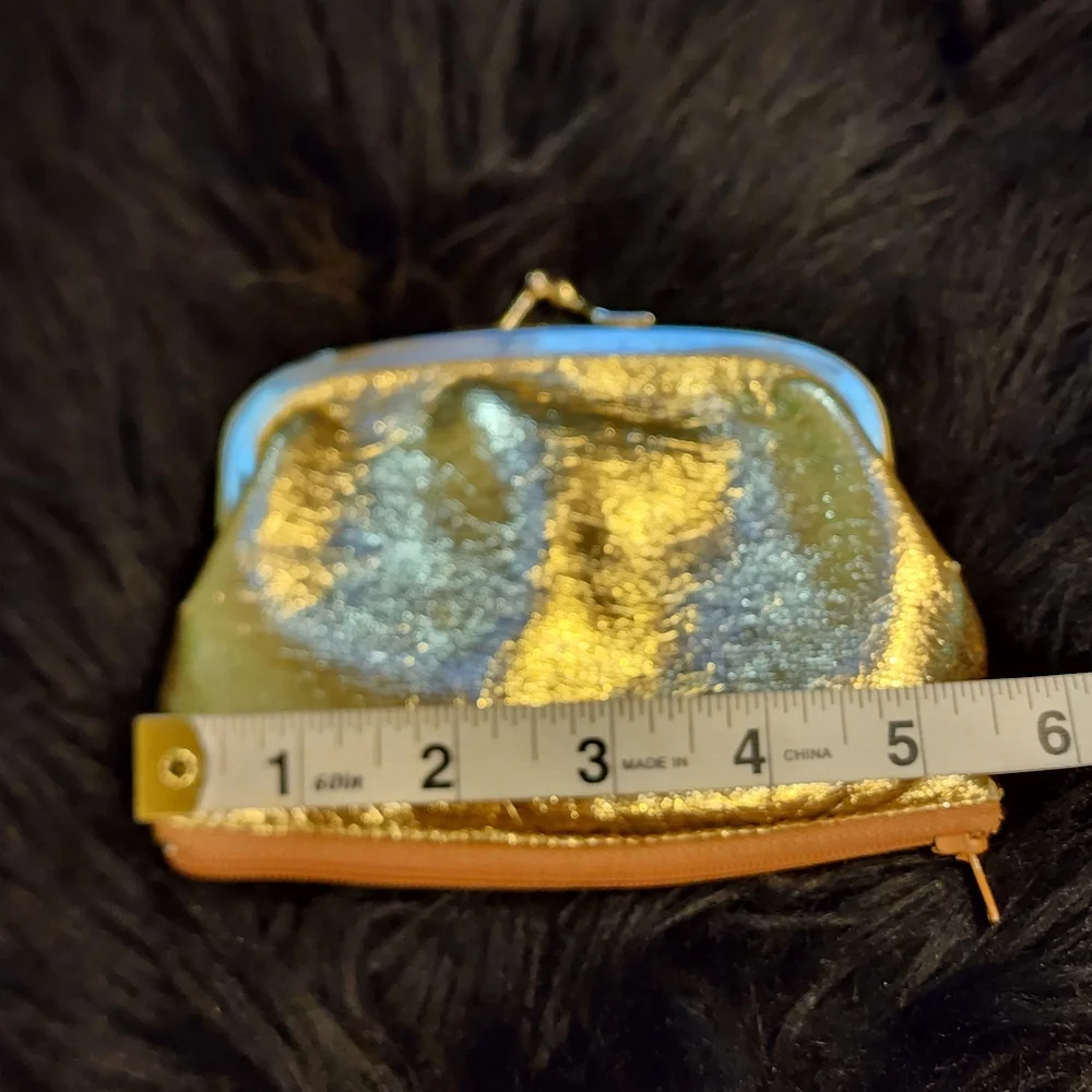 Vintage Gold Lamé Kiss Lock Clutch
